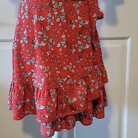 Floral Red Wrap Dress Small - Picture 4 of 5